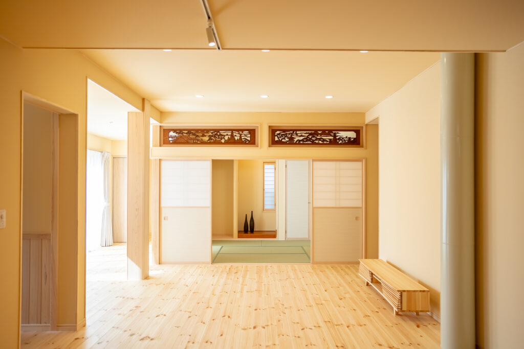 子育て世代の実家リノベーション｜無垢の木と快適動線の家